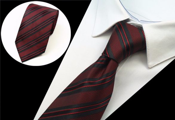 Spoločenská pánska kravata s tmavo červeným vzorom