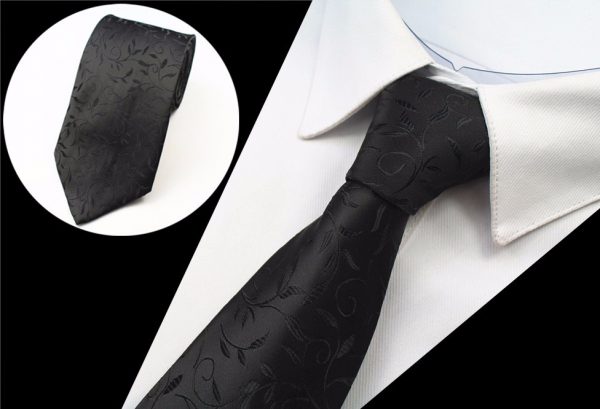 Luxusná pánska kravata s vetvičkami v čiernej farbe