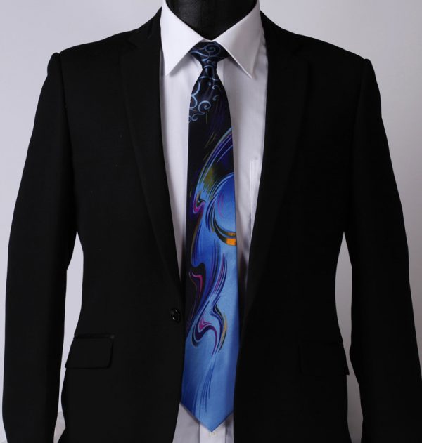 Výstredná pánska kravata v modro-čiernom prevedení