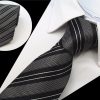 Moderná pánska kravata so vzorom v čiernej farbe