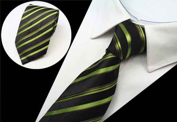Kvalitná pánska kravata s pásikmi v čierno - zelenej farbe