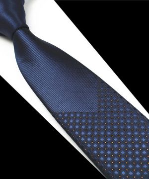 Pánska spoločenská kravata v tmavo modrom prevedení