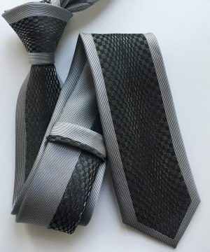 Luxusná viazanka so vzorom v sivo - čiernej farbe