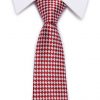 Kvalitná pánska kravata v červenej farbe so vzorom