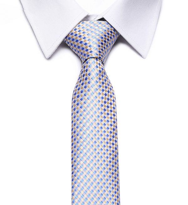 Kvalitná pánska kravata v modro-žltej farbe so vzorom