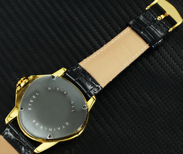 Dizajnové analógové pánske hodinky so samo-natáčacím mechanizmom