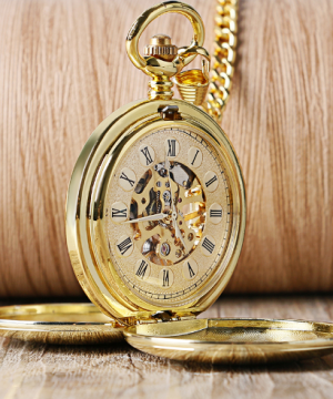 Elegantné pánske vreckové hodinky v zlatom retro prevedení