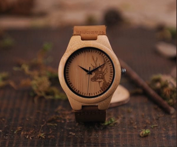 Luxusné drevené pánske hodinky s hlavou jeleňa a koženým remienkom