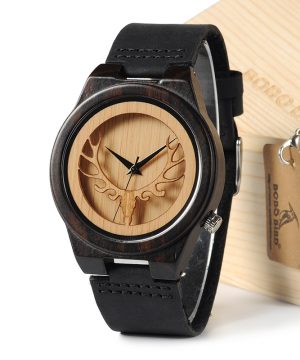 Luxusné drevené pánske hodinky v tmavej farbe s hlavou jeleňa