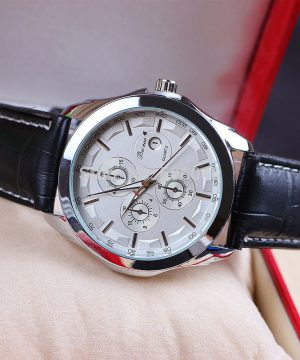 Štýlové ručičkové pánske hodinky s koženým remienkom - strieborné
