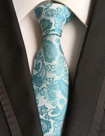 Spoločenská pánska viazanka s luxusným vzorom v svetlo modrej farbe