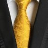 Spoločenská pánska viazanka s luxusným vzorom v zlatej farbe