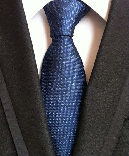 Pánska kravata v modrej farbe s jemnou štruktúrou