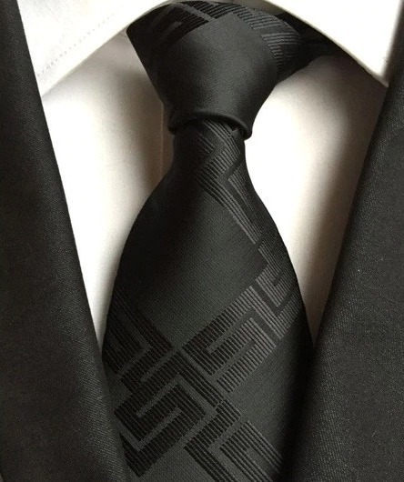 Pánska kravata v čiernej farbe s luxusným lesklým vzorom