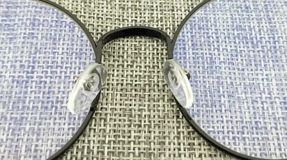 Štýlové retro pánske okuliare na počítač s čiernym rámikom