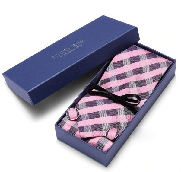 Pánsky darčekový set - kravata + manžety + vreckovka s ružovým vzorom
