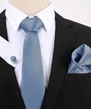 Pánsky darčekový set - kravata + manžety + vreckovka so svetlo modrým vzorom
