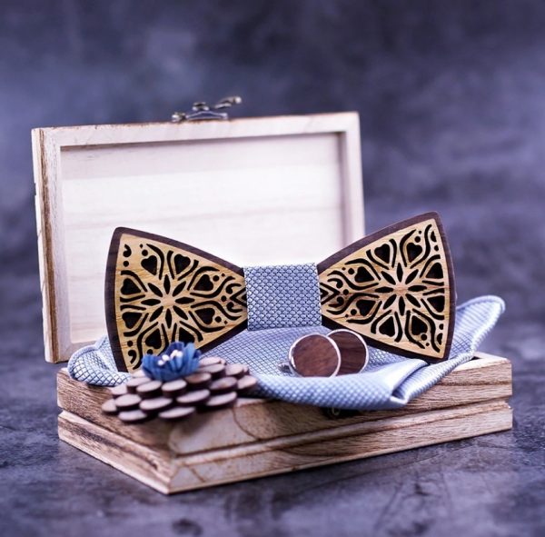 Dvojfarebný set - drevený motýlik+brošňa+manžety+vreckovka