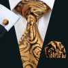 Pánsky set - kravata + manžety + vreckovka so zlatým vzorom