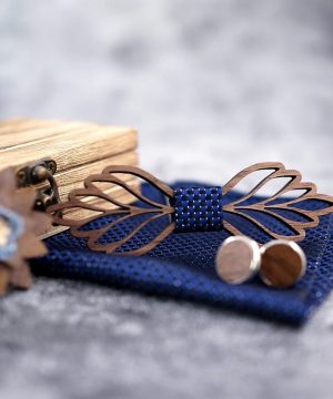 Vyrezávaný set - drevený motýlik+brošňa+manžety+vreckovka