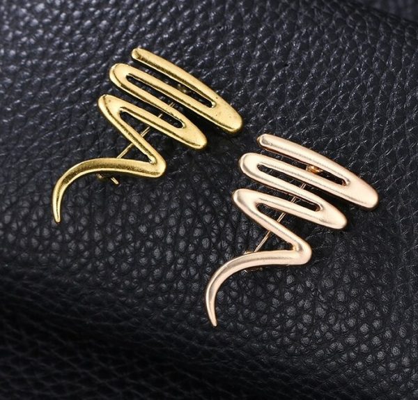 Luxusná dizajnová brošňa na oblečenie či kravatu v zlatej úprave