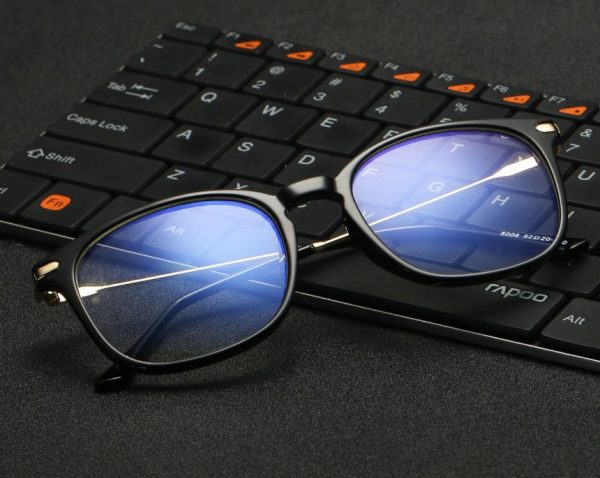 Luxusné okuliare na prácu s počítačom so zlato-čiernym rámikom