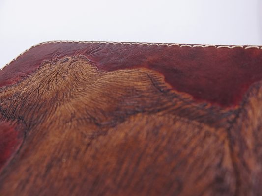 Ručne vyklepávaný, tvarovaný a reliéfny kožený diár - Mačiatko