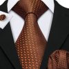 Pánska kravatová sada s gombíkmi a vreckovkou s medeným vzorom
