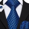 Pánska kravatová sada s gombíkmi a vreckovkou s modrým vzorom