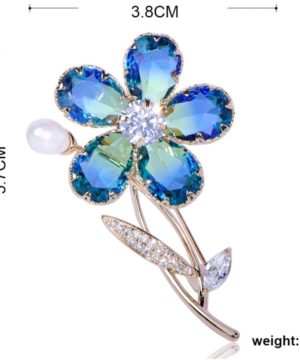 Luxusná brošňa na šaty v podobe kvetiny s perlou a kryštálikmi