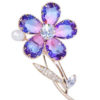 Luxusná brošňa na šaty v podobe kvetiny s perlou a kryštálikmi