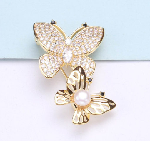 Luxusná brošňa - motýliky s perlou a kryštálikmi