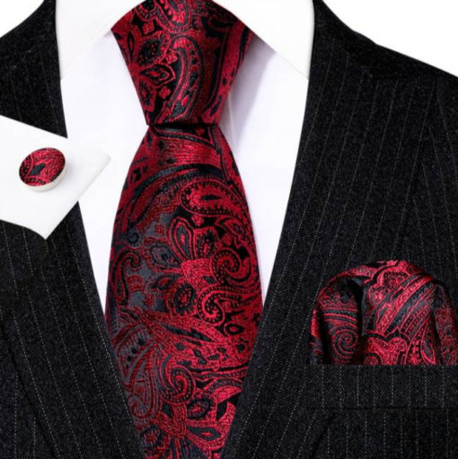 Moderná kravatová sada s červeno-čiernym ornamentom