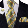 Moderná kravatová sada so zlato - zeleným vzorom