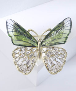 Prepracovaná brošňa v podobe zeleného motýľa