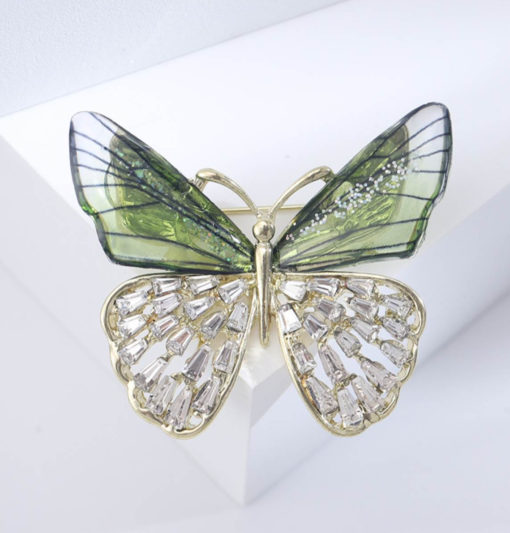 Prepracovaná brošňa v podobe zeleného motýľa